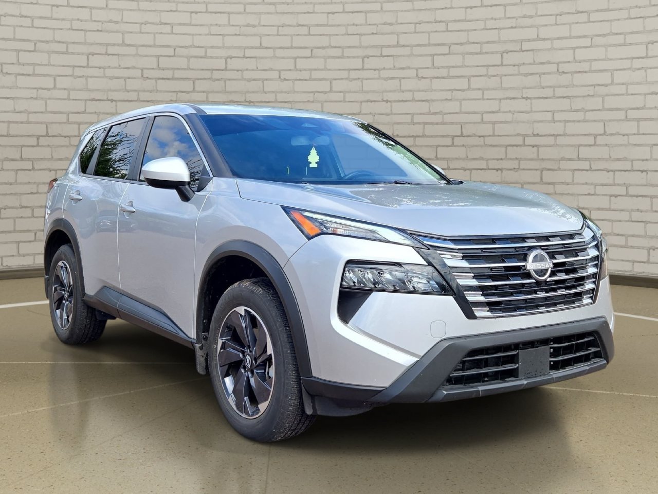 Used 2025 Nissan Rogue SV AWD/4WD image 3