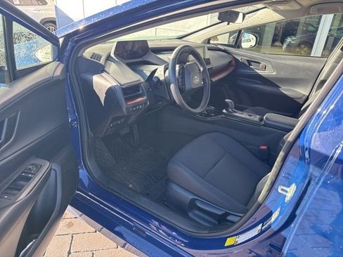 Used 2023 Toyota Prius Prime SE image 4