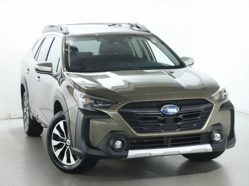 Used 2024 Subaru Outback Touring AWD/4WD image 2