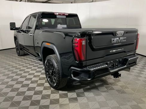 Used 2025 GMC Sierra 2500 Denali Ultimate image 4