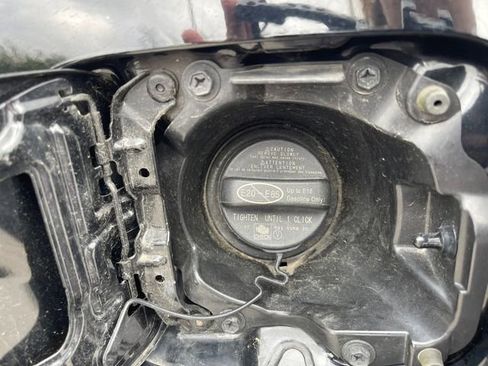 Used 2023 Toyota Tacoma TRD Off-Road AWD/4WD image 18