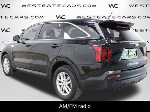 Used 2021 Kia Sorento LX image 5