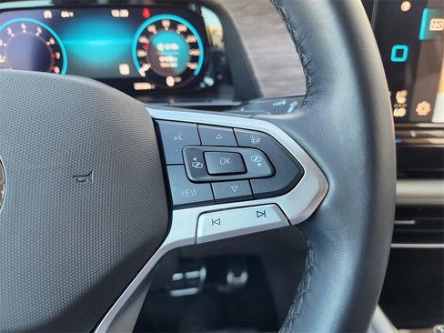 Used 2024 Volkswagen Atlas SEL Premium R-Line image 29