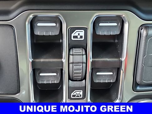 New 2025 Jeep Gladiator Mojave w/ Convenience Group image 28