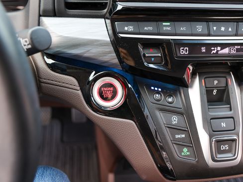Used 2025 Honda Odyssey Elite image 20
