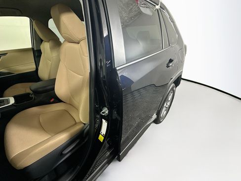 Certified 2025 Toyota RAV4 LE AWD/4WD image 12
