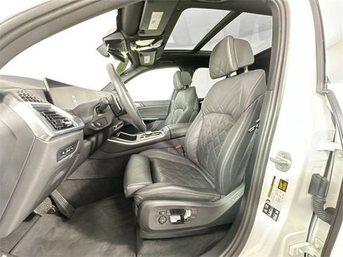 Used 2025 BMW X5 xDrive40i image 4
