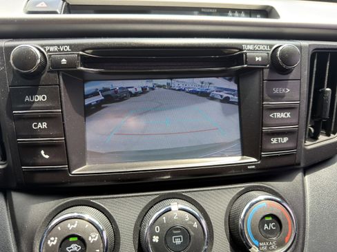 Used 2017 Toyota RAV4 LE w/ Carpet Mat Package AWD/4WD image 35