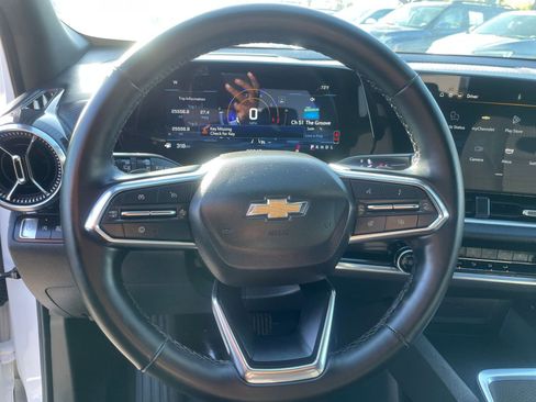 Used 2025 Chevrolet Equinox LT image 30