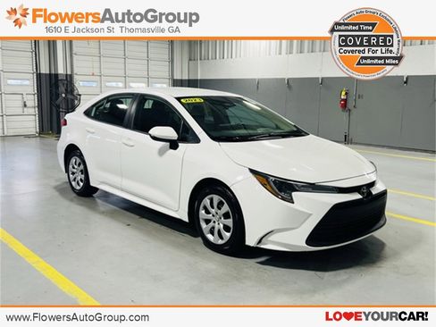 Used 2023 Toyota Corolla LE image 1