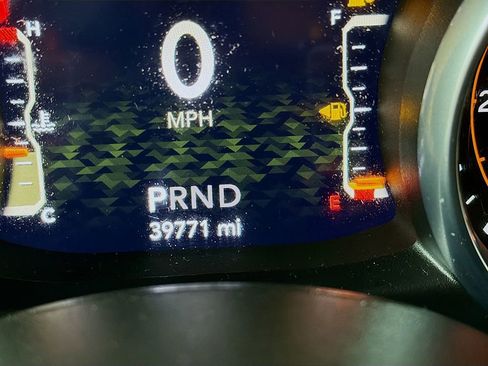 Used 2021 Jeep Wrangler Unlimited Sahara image 27