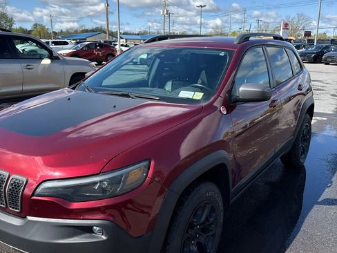 Used 2021 Jeep Cherokee Trailhawk AWD/4WD image 2