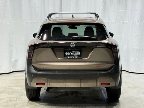 Certified 2025 Nissan Kicks SR image 5