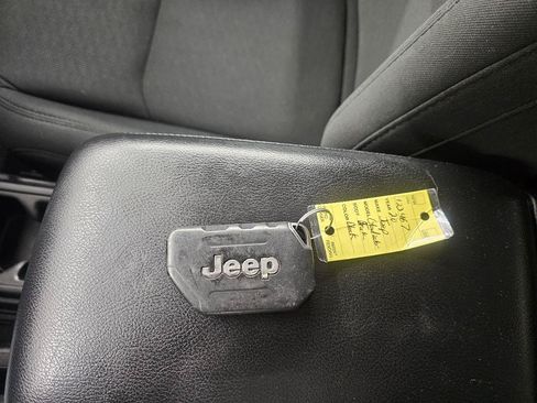 Used 2020 Jeep Gladiator Sport w/ Quick Order Package 24S AWD/4WD image 17