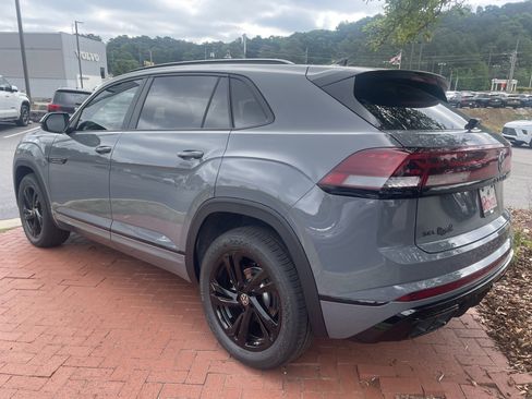 New 2026 Volkswagen Atlas Cross Sport SEL R-Line AWD/4WD image 6