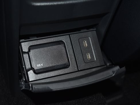 New 2026 Mercedes-Benz GLB 250 4MATIC image 19