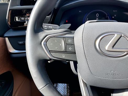 Used 2025 Lexus RZ 300e w/ Cold Area Package FWD image 18