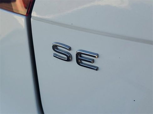 Certified 2024 Volkswagen Tiguan SE R-Line image 6
