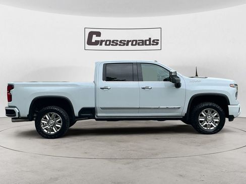 Used 2026 Chevrolet Silverado 3500 High Country w/ High Country Premium Package AWD/4WD image 6