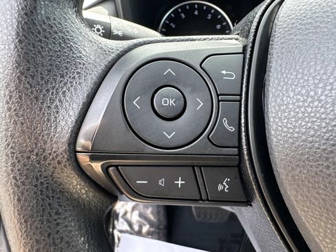 Used 2021 Toyota RAV4 LE FWD image 29
