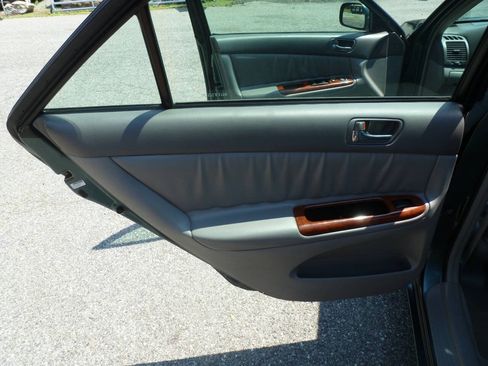 Used 2003 Toyota Camry XLE w/ XLE Premium Plus Pkg FWD image 22