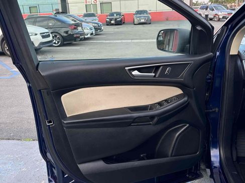 Used 2016 Ford Edge SE image 9