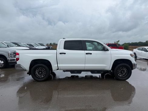 Used 2020 Toyota Tundra SR5 w/ TRD Off-Road Package AWD/4WD image 15