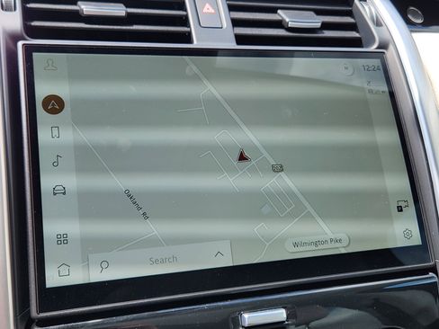 Used 2025 Land Rover Discovery S image 20