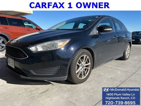 Used 2016 Ford Focus SE image 1