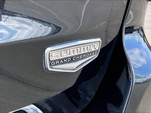 Used 2014 Jeep Grand Cherokee Summit w/ Trailer Tow Group IV RWD image 10