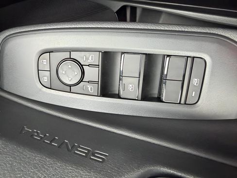 New 2026 Nissan Sentra SV w/ SV Convenience Package FWD image 15
