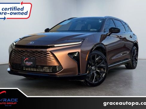 Used 2025 Toyota Crown Signia Limited image 1