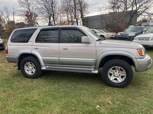 Used 2000 Toyota 4Runner Limited image 3