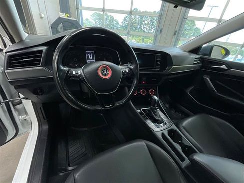 Used 2019 Volkswagen Jetta SE FWD image 12