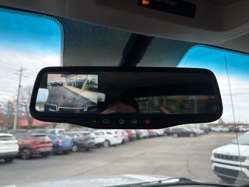 Used 2013 Chevrolet Avalanche LT image 32