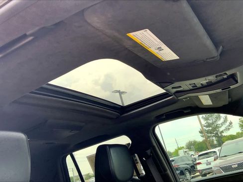 Used 2017 Cadillac Escalade Platinum image 14