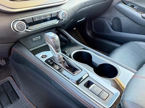 Used 2023 Nissan Altima 2.5 SR AWD/4WD image 10