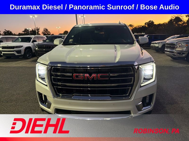 Used 2023 GMC Yukon SLT w/ SLT Luxury Package AWD/4WD image 3