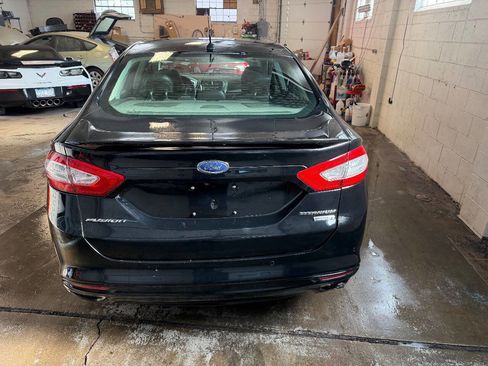 Used 2016 Ford Fusion Titanium image 4