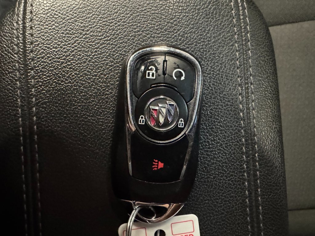 Used 2020 Buick Encore GX Preferred w/ Cold Weather Comfort Package AWD/4WD image 17