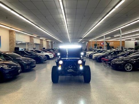 Used 2015 Jeep Wrangler Unlimited Sport image 6