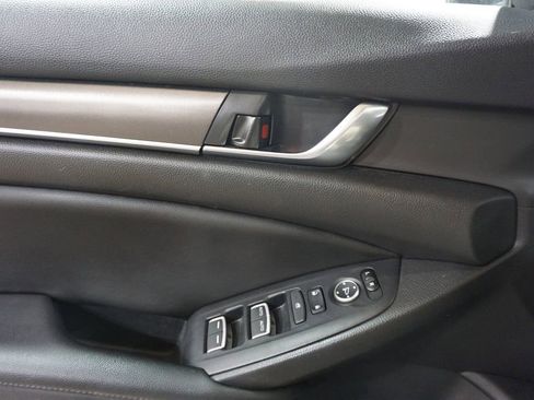 Used 2019 Honda Accord LX image 4