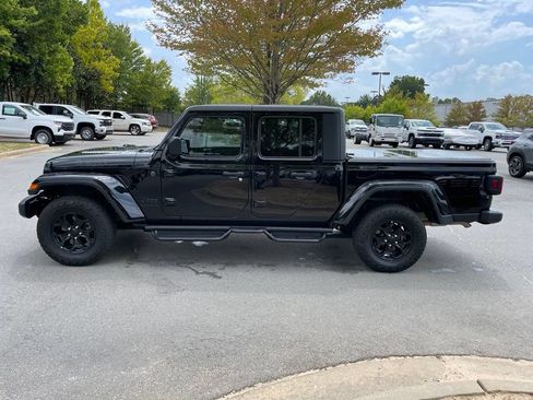 Used 2022 Jeep Gladiator Sport AWD/4WD image 4