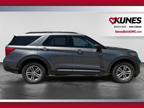 Used 2023 Ford Explorer XLT w/ Equipment Group 202A AWD/4WD image 9