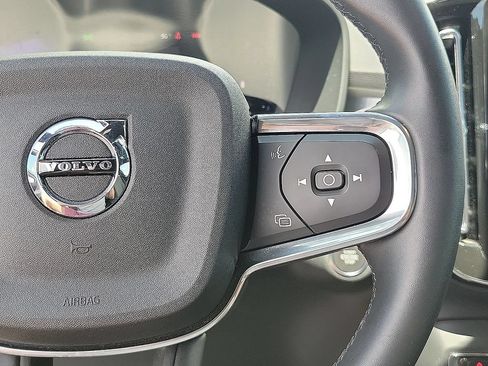 Used 2025 Volvo XC40 B5 Core AWD/4WD image 19