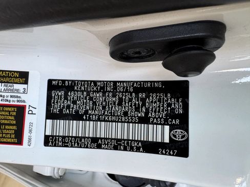 Used 2017 Toyota Camry XLE FWD image 32
