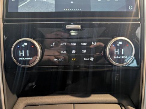 New 2026 Land Rover Discovery S AWD/4WD image 21