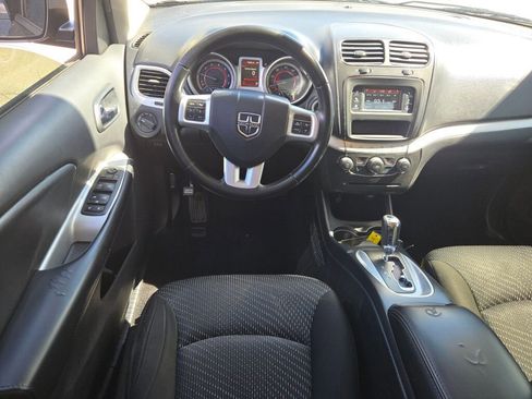 Used 2020 Dodge Journey SE w/ SE Popular Equipment Group image 18