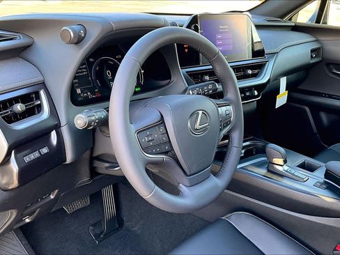 New 2026 Lexus UX 300h FWD image 10