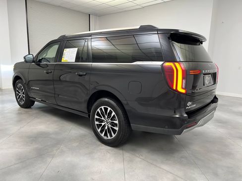Used 2025 Ford Expedition Max Platinum AWD/4WD image 6